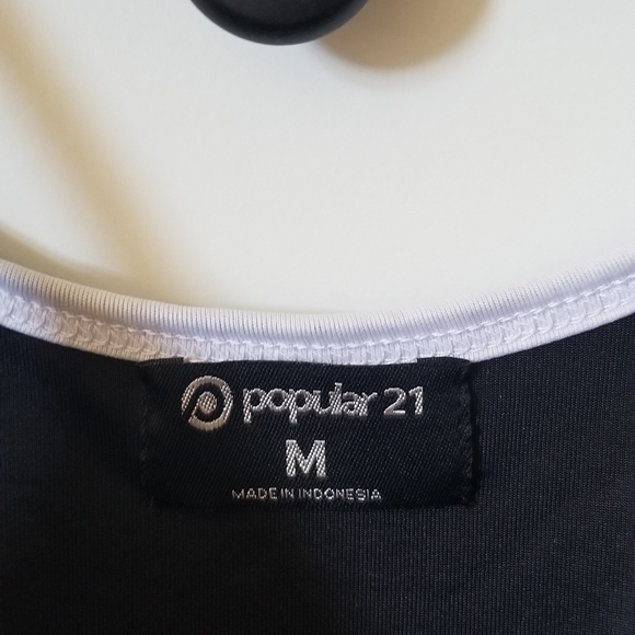 Popular 21 Black and White Velvet Spaghetti Strap Crop Top - Picture 5 of 6